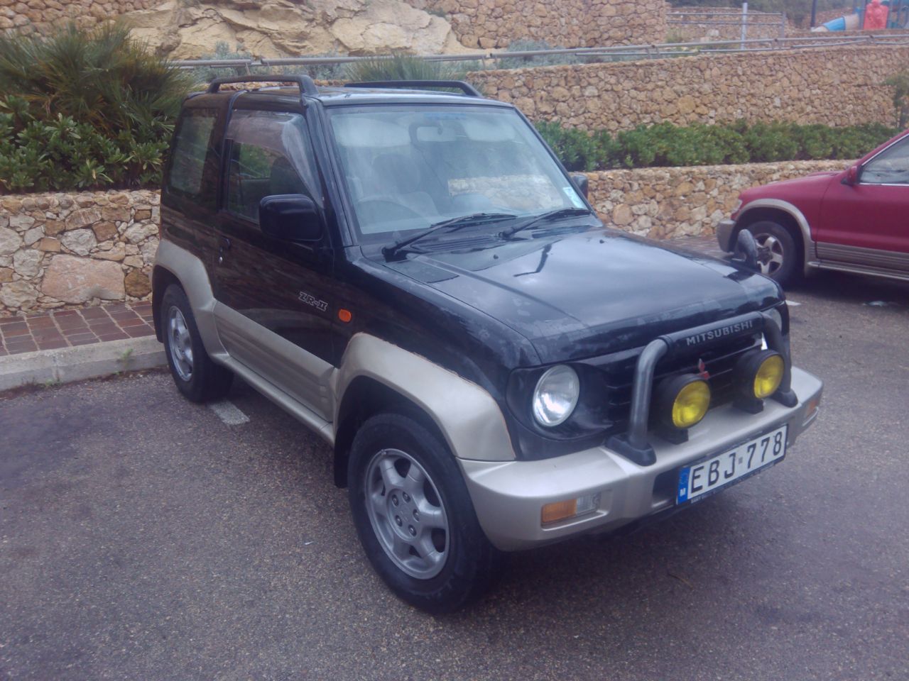 Mitsubishi pajero junior — photo 1