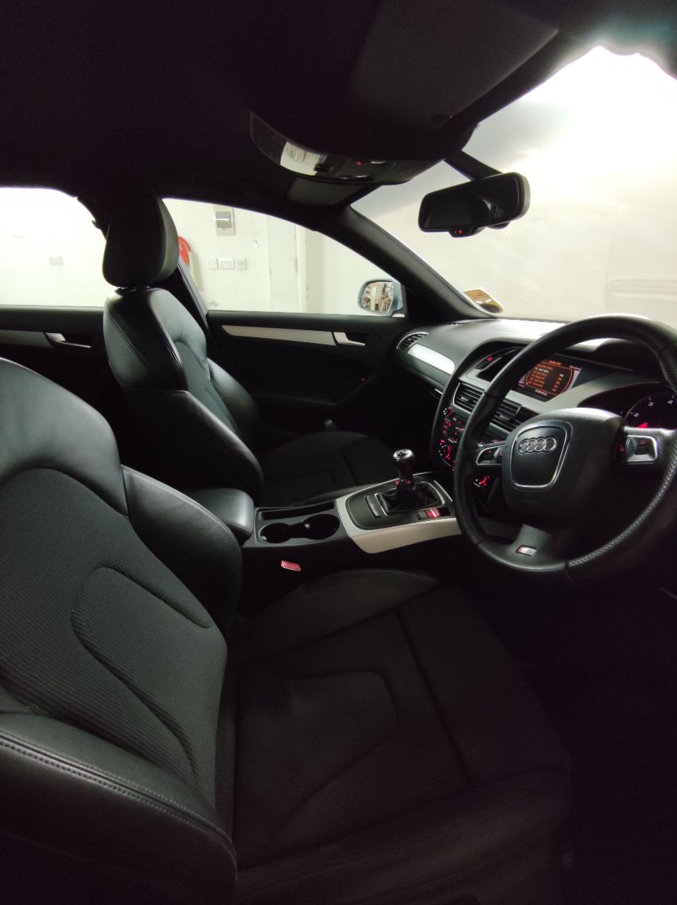 Audi A4 2.0 TDi S-Line — photo 1