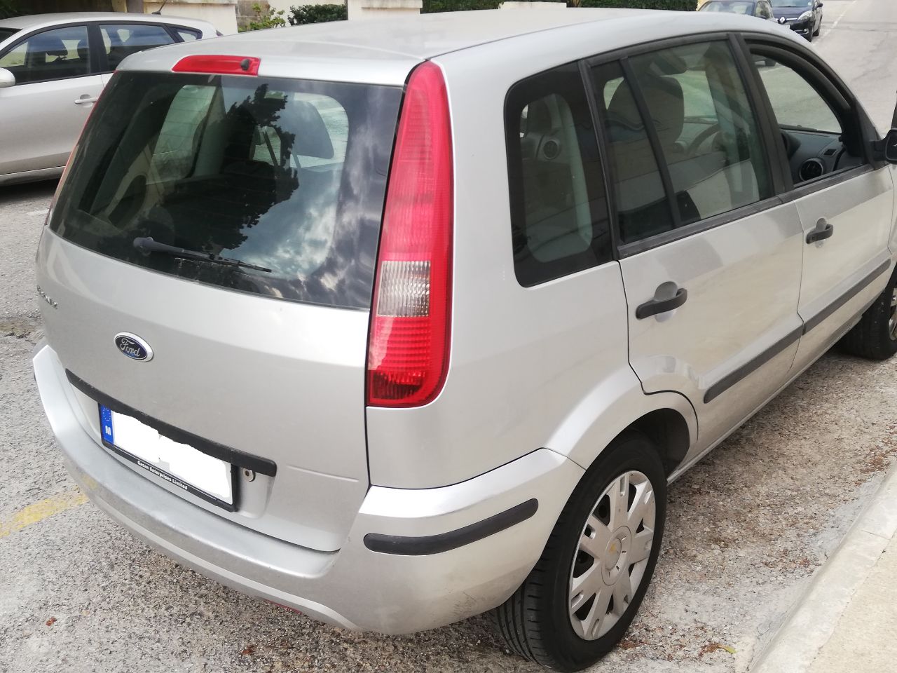 Ford Fusion low license — photo 3