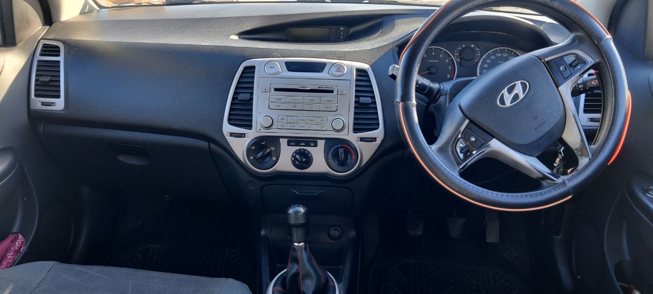 Hyundai i20 1.2 Petrol — photo 3