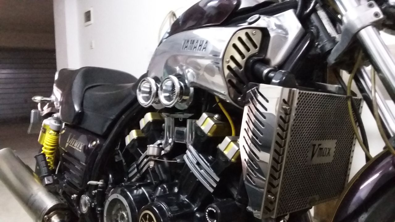 Yamaha VMax 1200 — photo 2