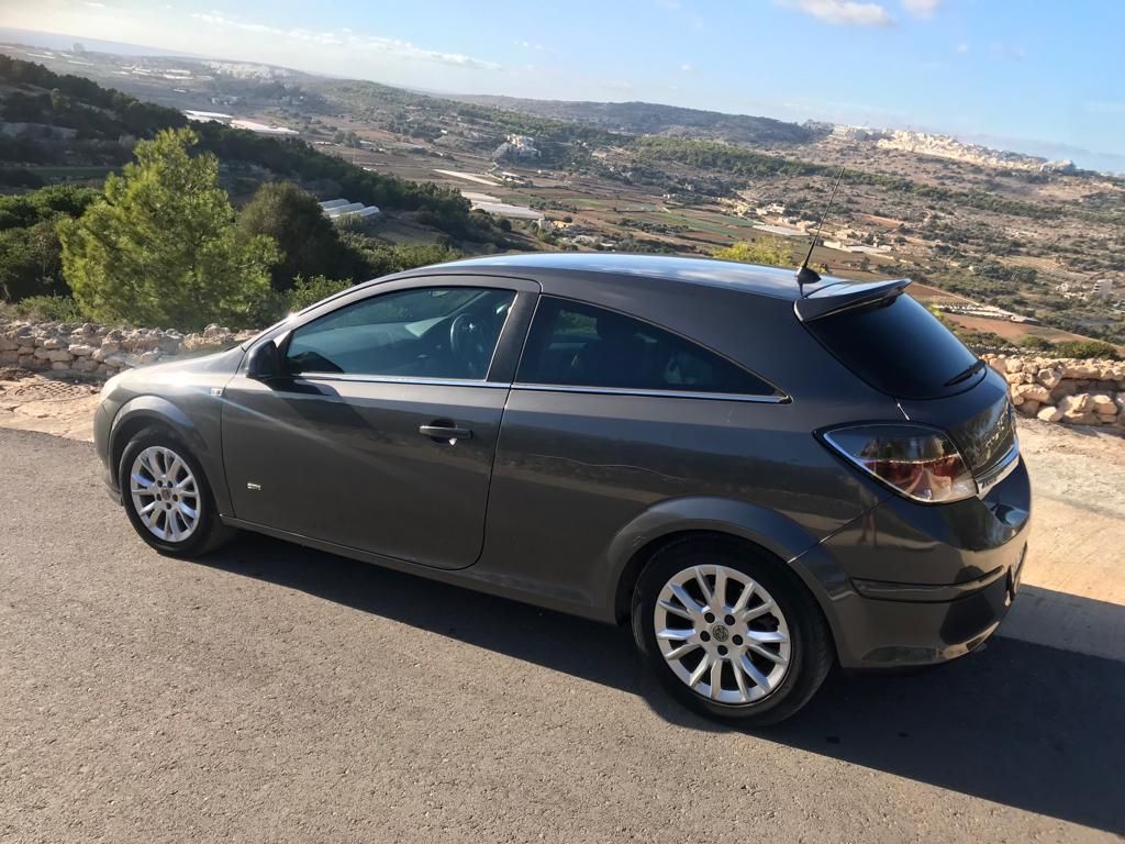 Vauxhall Astra 2011 — photo 4