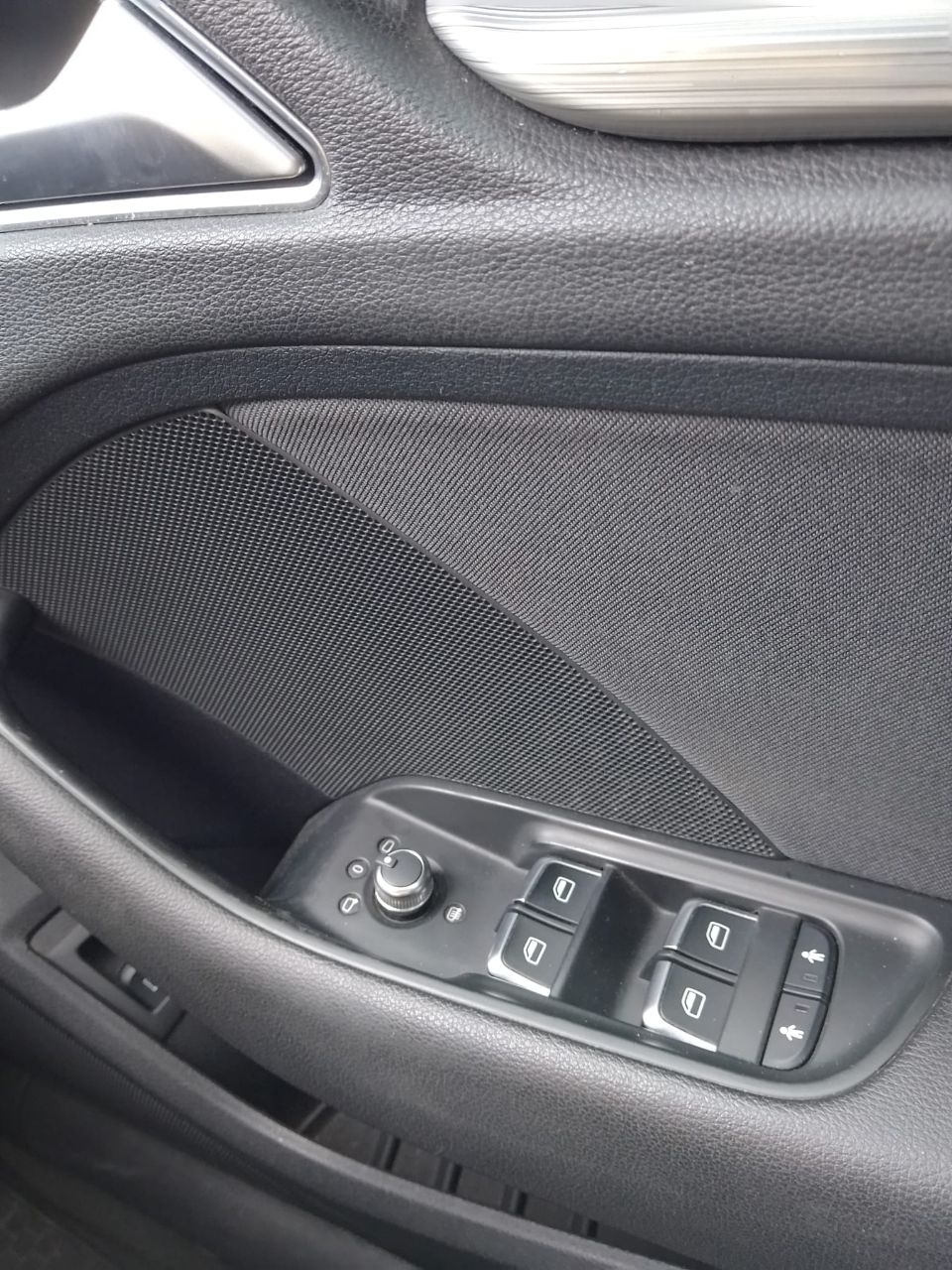 Audi A3 (eTron) — photo 8