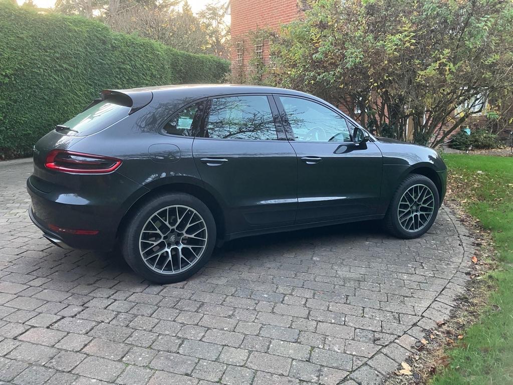 Porsche Macan — photo 6