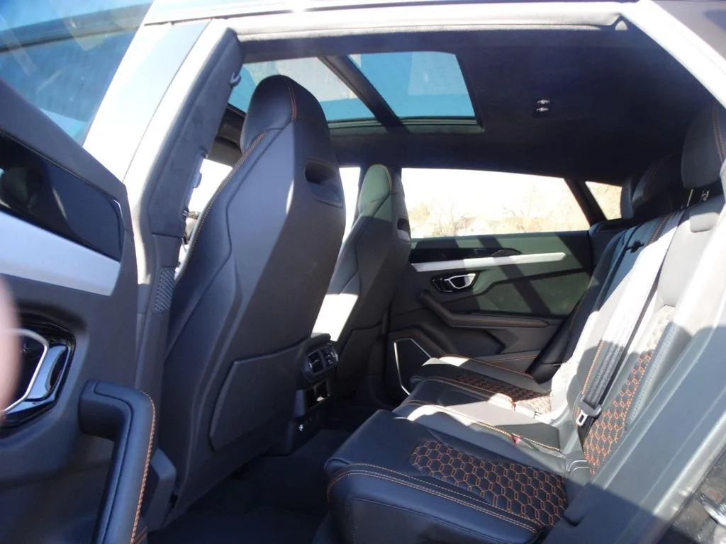 Lamborghini Urus 2021 — photo 8