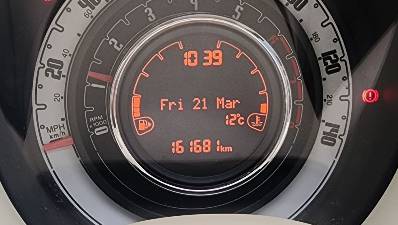 Fiat 500 Lounge 1.2 RHD — photo 2