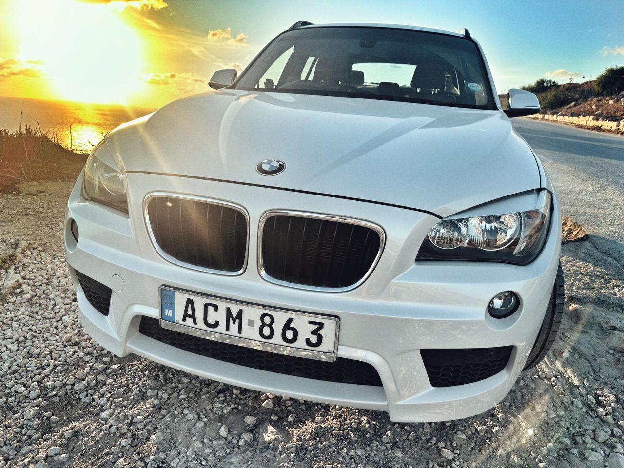 BMW X1 sDrive  Pearl White with Red Leather Interior — photo 13