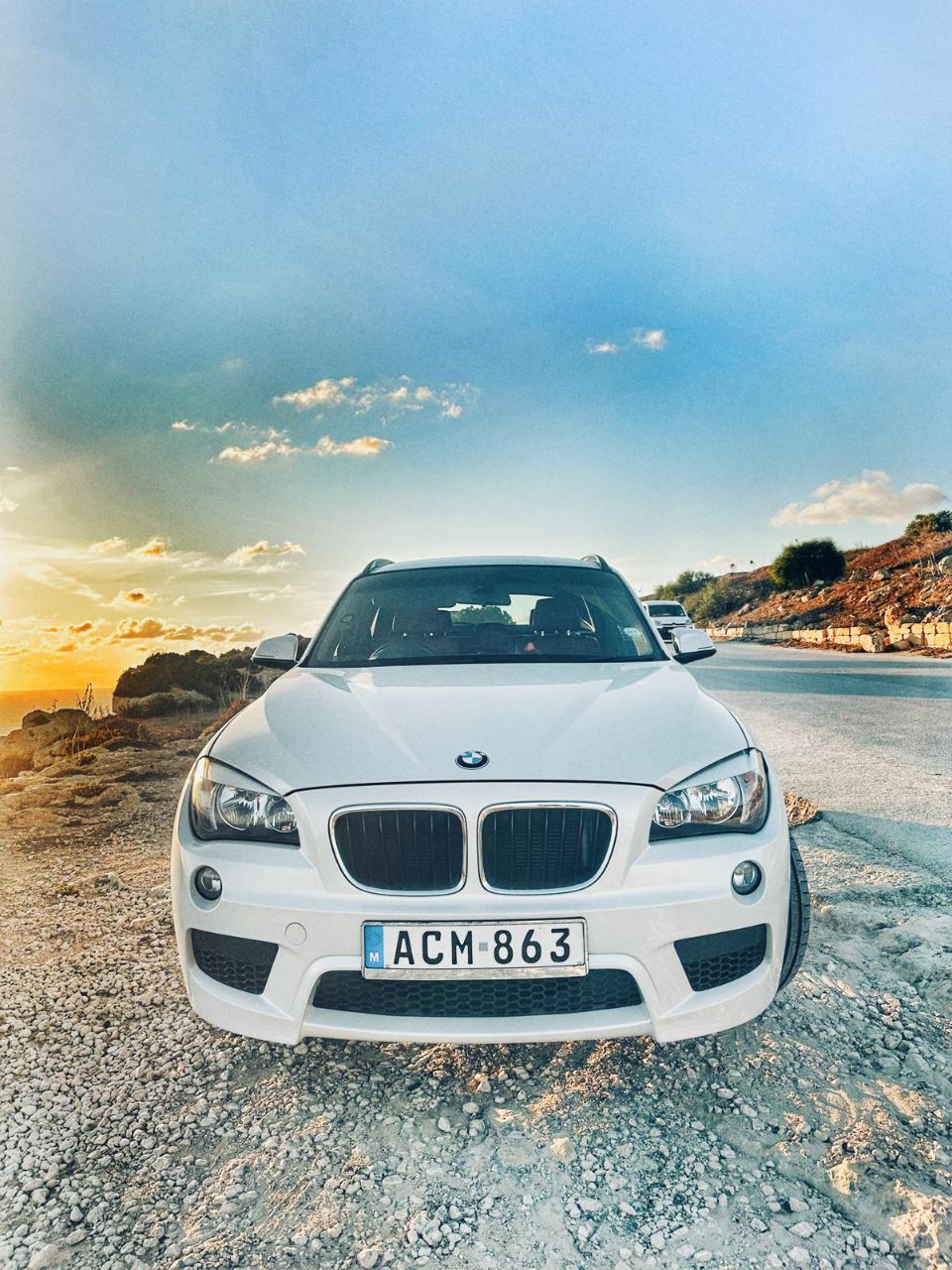 BMW X1 sDrive  Pearl White with Red Leather Interior — photo 4