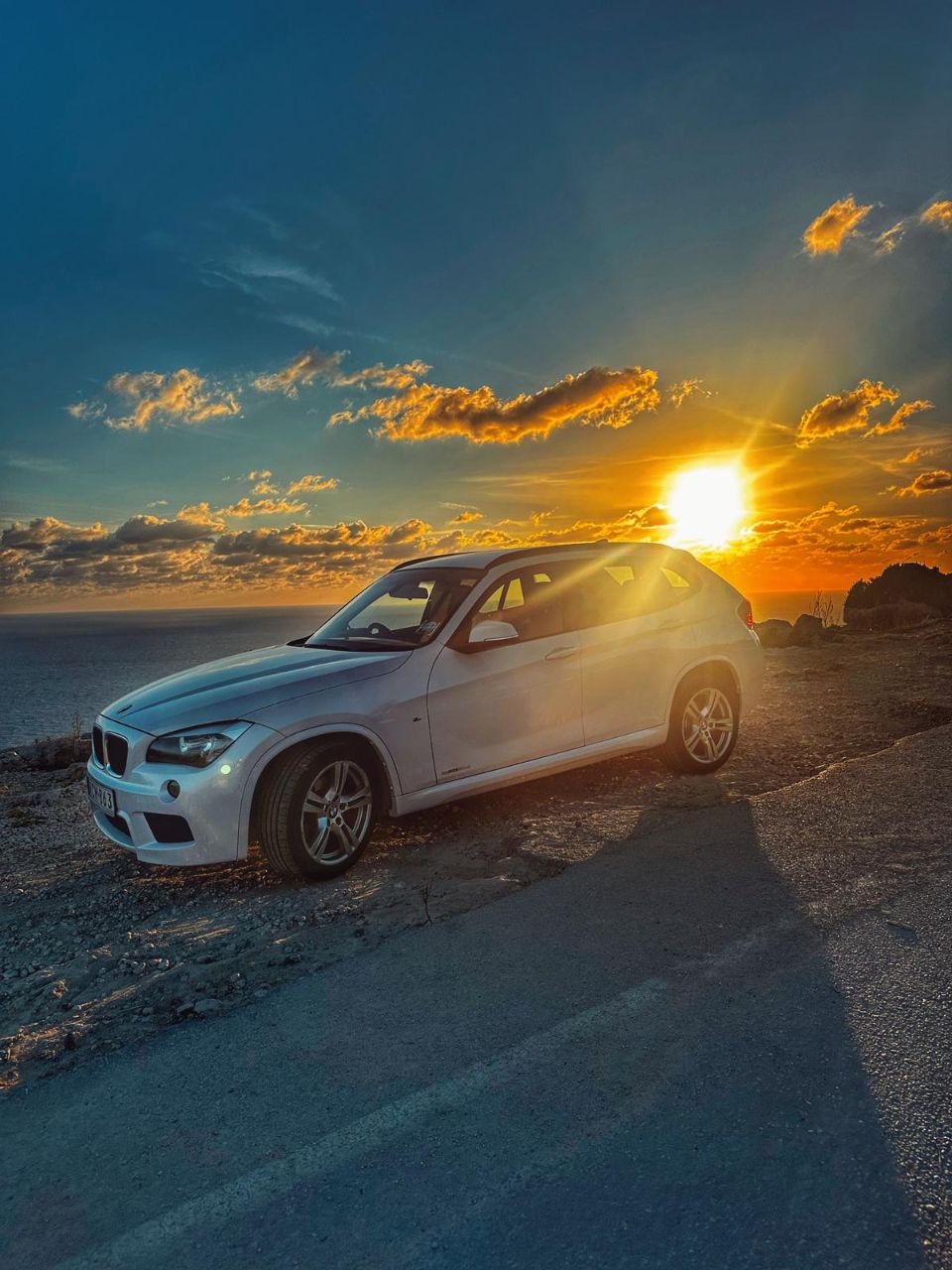 BMW X1 sDrive  Pearl White with Red Leather Interior — photo 10