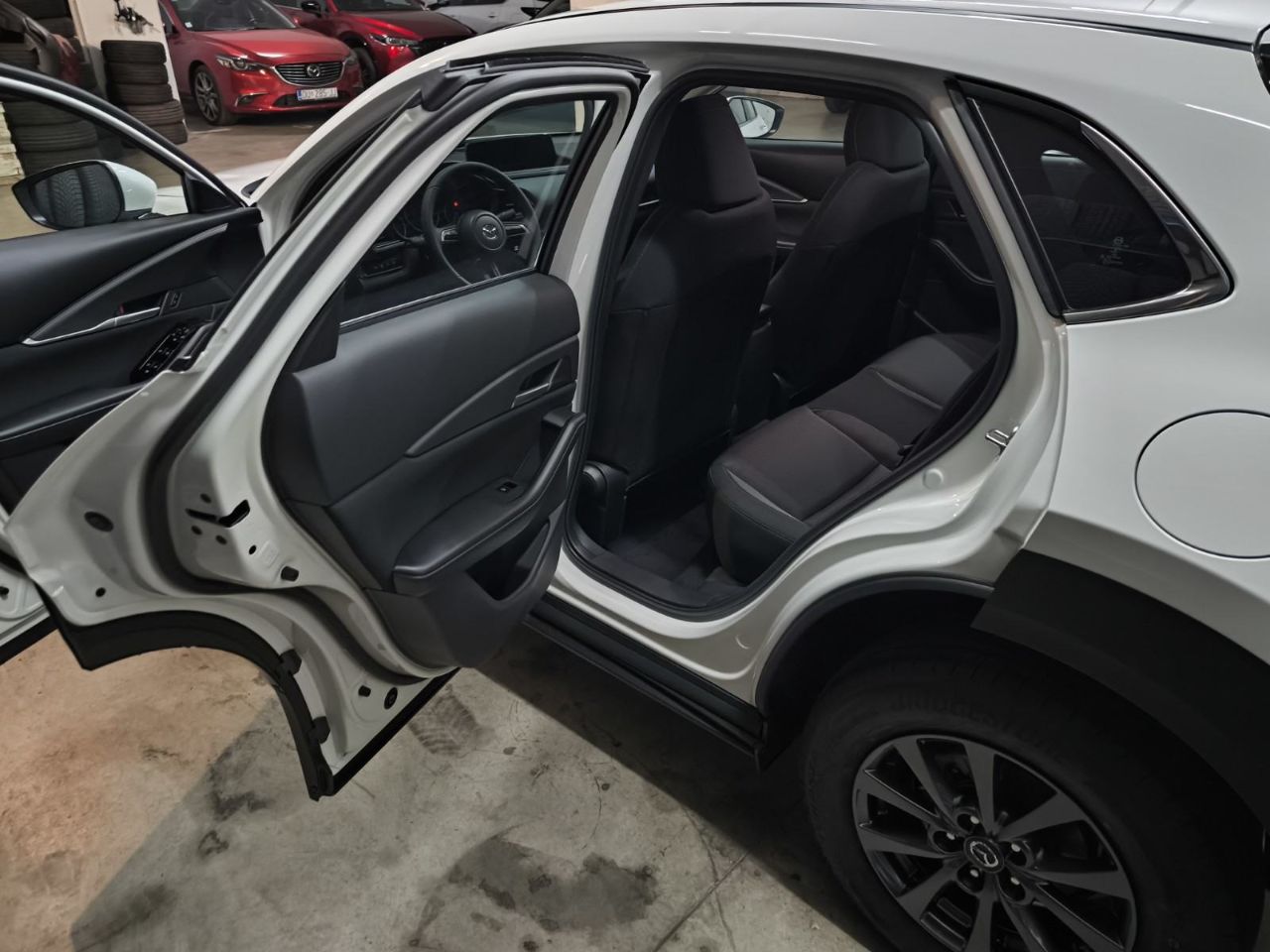 Mazda CX-30 — photo 9