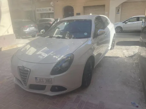 Alfa Romeo Giulietta 1.742 Turbo - White
