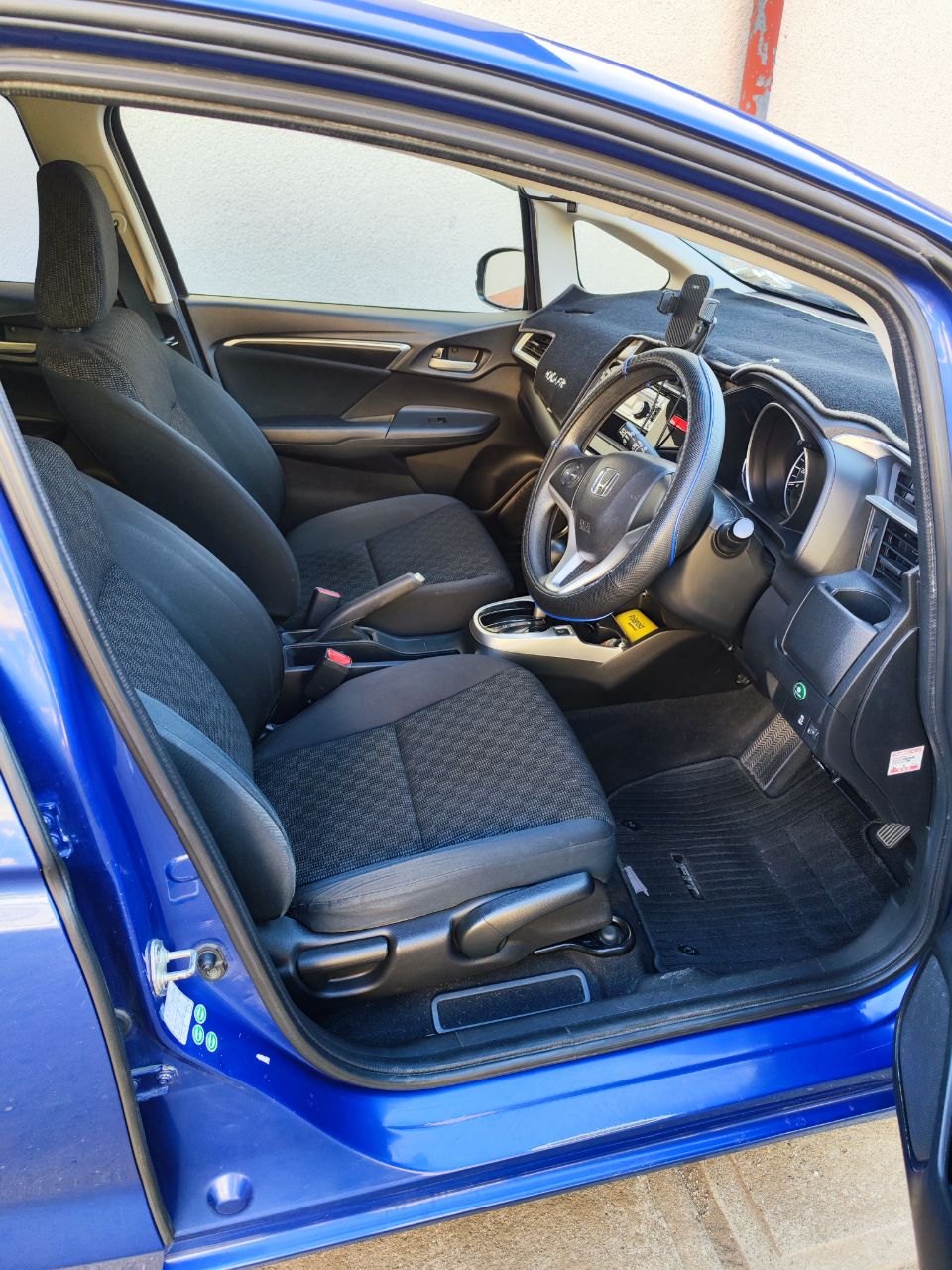 Honda Fit facelift 2014 — photo 3