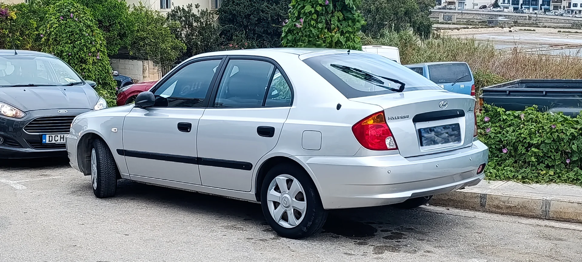 Hyundai Accent — photo 1