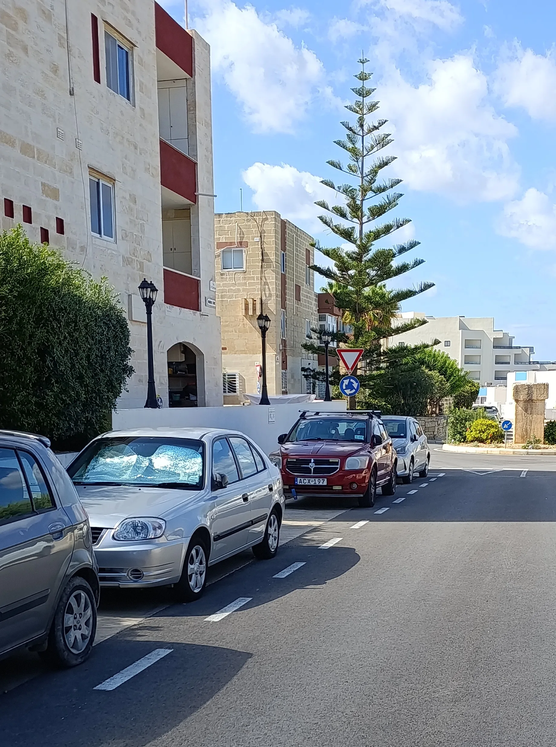 Hyundai Accent — photo 2