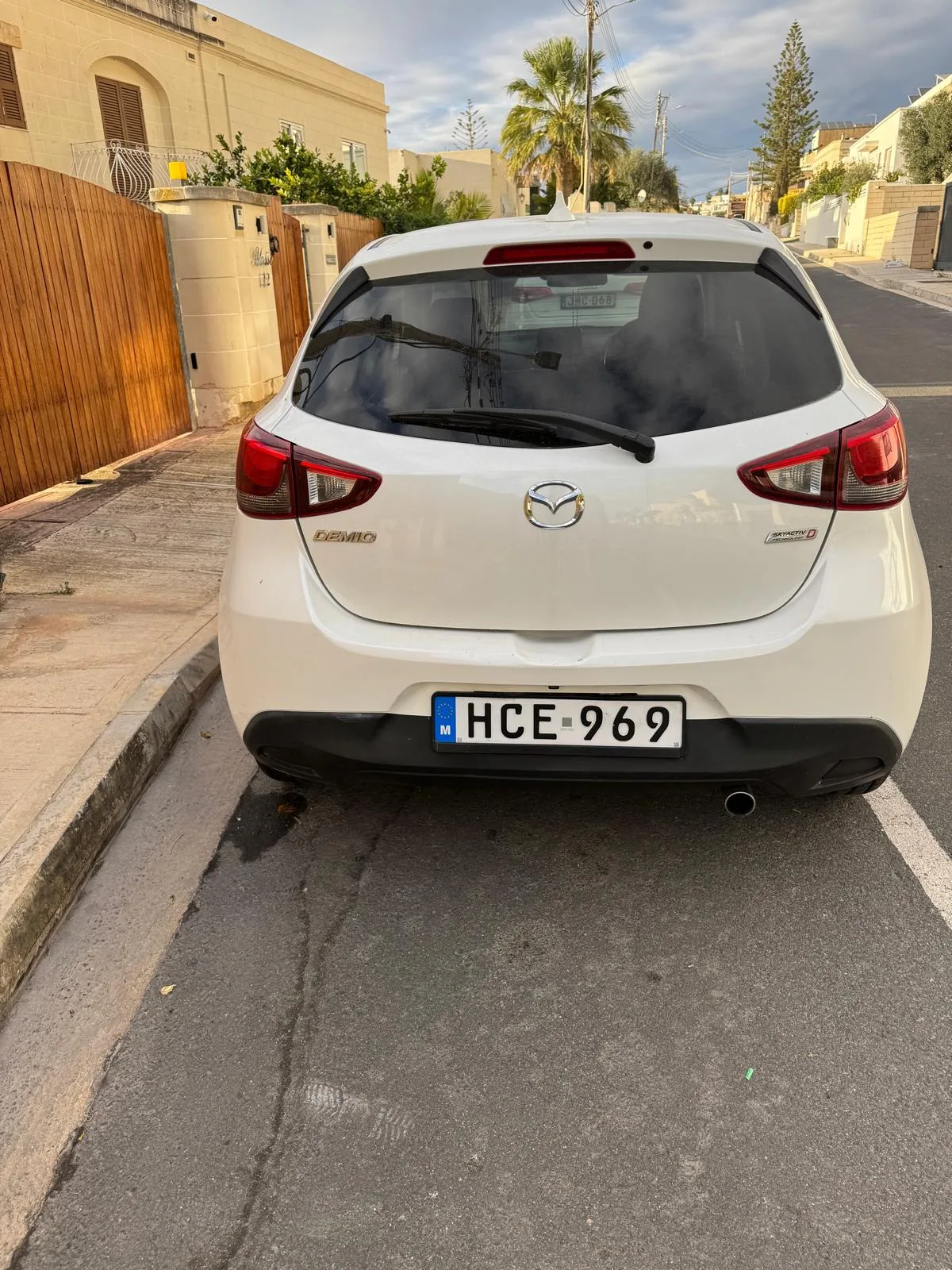Mazda Demio Skyactive — photo 2